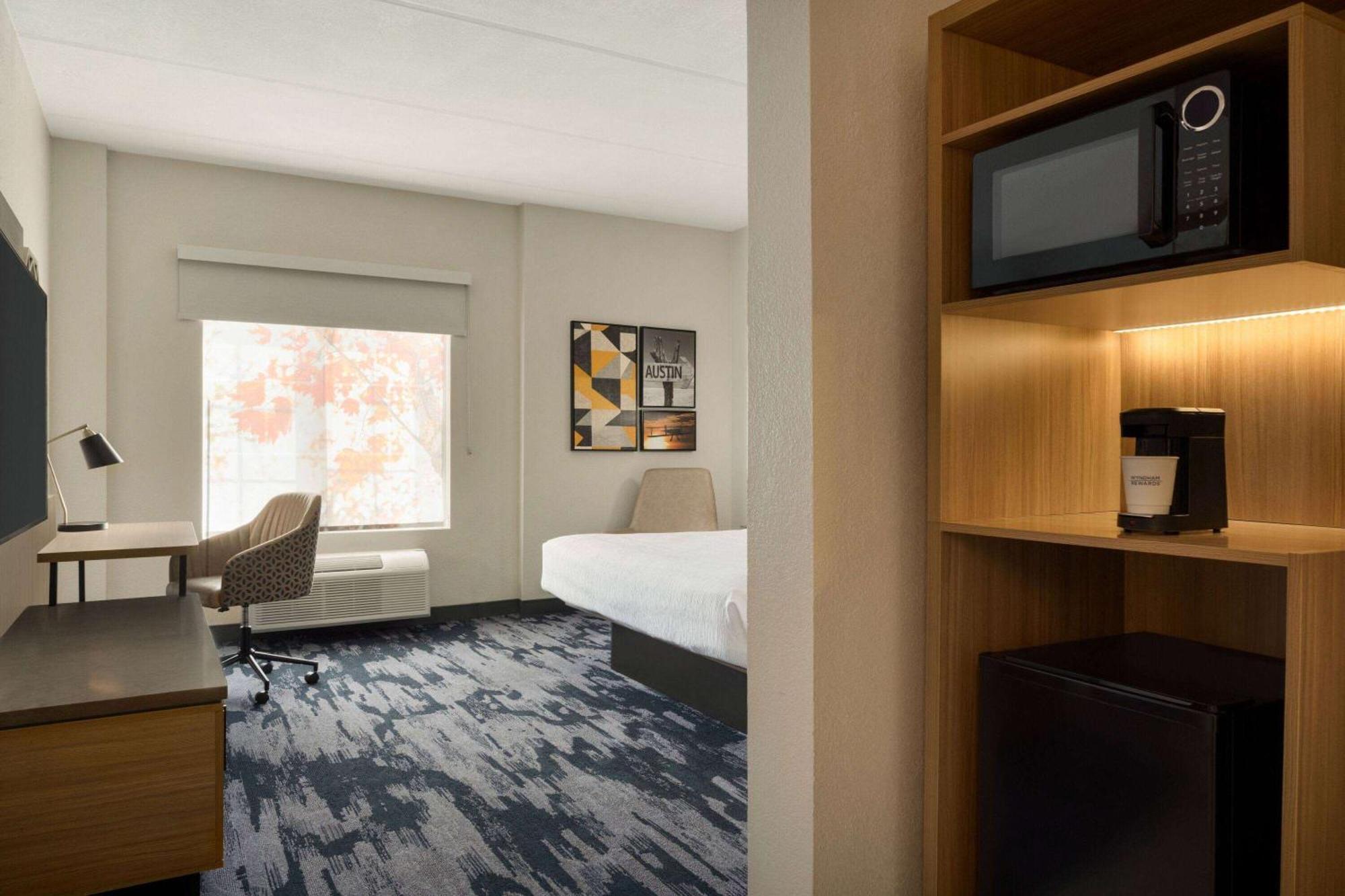 La Quinta By Wyndham Austin Southwest Hotell Exteriör bild