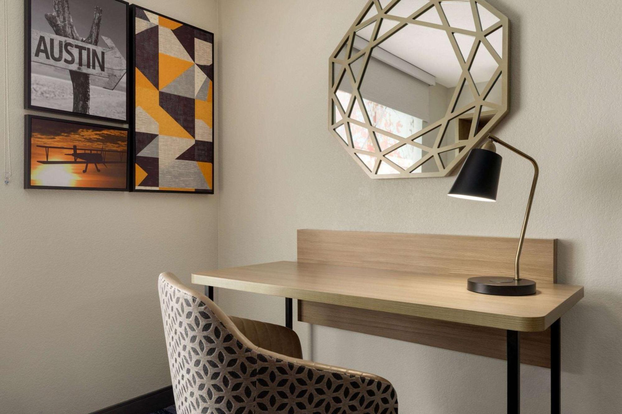La Quinta By Wyndham Austin Southwest Hotell Exteriör bild